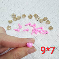 Носик пластмассовый 9*7 мм розовый треугольный безопасный для игрушек рожевий
