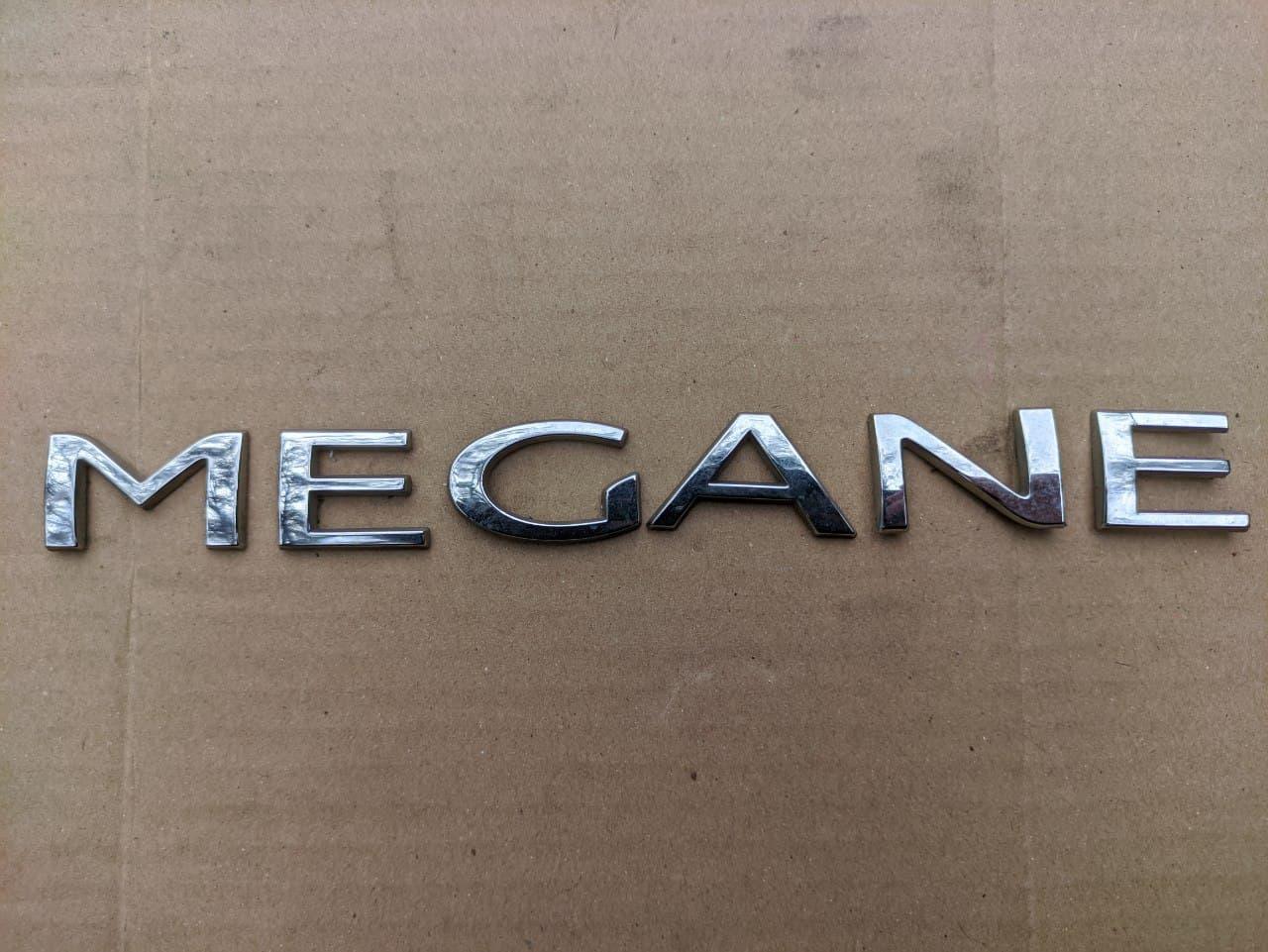 Букви "MEGANE" Renault Megane 3, 2008-2016, 908897337R (Б/У)