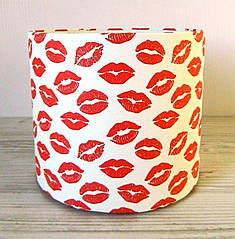 Декоративна капелюшна коробка для квітів D16см Kiss