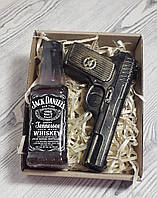 Подарочный набор сувенирного мыла Виски и пистолет