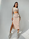 Жіночий костюм в рубчик з топом з акцентом на грудях і спідниця міді з розрізом збоку (р. S M) 66102124Е, фото 3