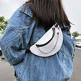 Жіноча класична маленька бананка з ланцюжком поясна сумка біла, фото 6