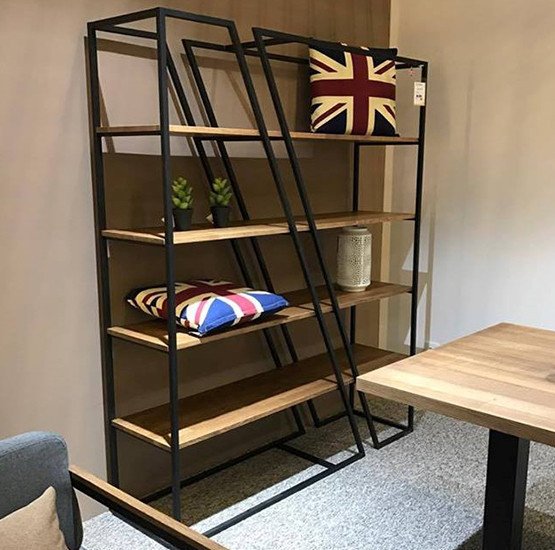 Стелаж Loft із натурального дерева для HoReCa