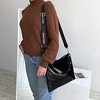 Жіноча замшева сумка на та через плече з текстильним ремінцем Polina & Eiterou чорна, фото 3
