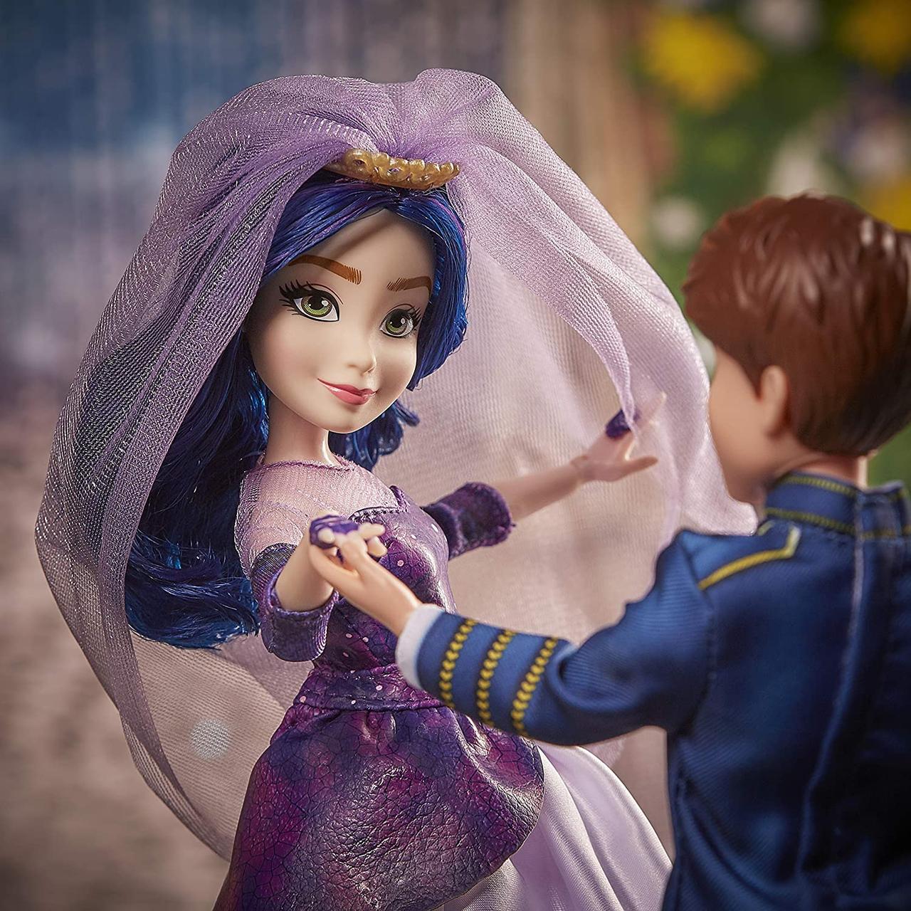 Набір ляльок Спадкоємці Королівське весілля Мел і Бен Descendants Mal and Ben The Royal Wedding