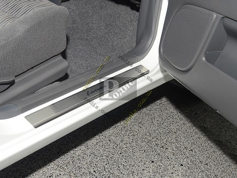 Накладки на пороги "Premium" Daewoo Lanos / Sens 4/5D 1997- (4 шт., метал) — Захисні накладки на пороги Део