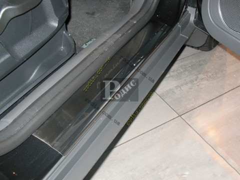 Накладки на пороги "Premium" Ford Kuga I 2008-2013 (4 шт.), метал) — Захисні накладки на пороги Форд Куга
