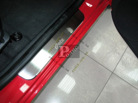 Накладки на пороги "Premium" Hyundai Getz 5D 2002-2009 (4 шт.) — Захисні накладки на пороги Хюндай