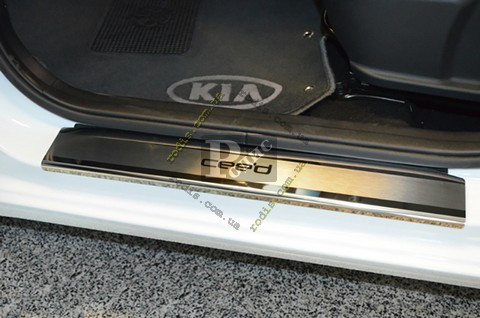 Накладки на пороги "Premium" Kia Cee'd II 5D / Cee'd Sw (JD) 2012-2018 (4 шт., метал) — Захисні накладки на