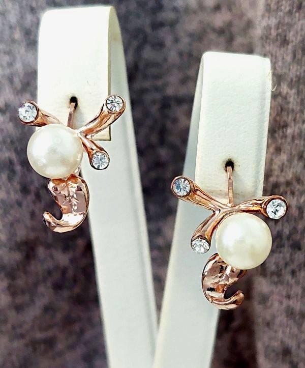 Сережки булькаті з фіанітами та перлами (англійська застібка) Довжина сережки 2 см Ширина 17 мм.