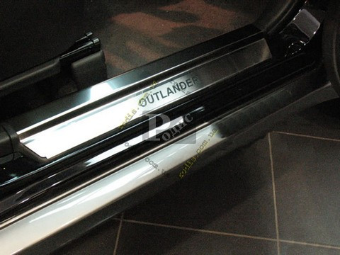 Накладки на пороги "Premium" Mitsubishi Outlander I 2001-2006 (4 шт.) — Захисні накладки на пороги