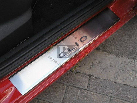 Накладки на пороги "Premium" Renault Clio III 5D 2005-2012 (4 шт.) — Захисні накладки на пороги Рено