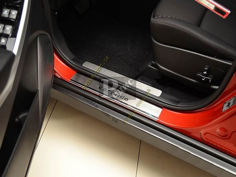 Накладки на пороги "Premium" Ssang Yong Korando III 2010- (4 шт.) — Захисні накладки на пороги Санг