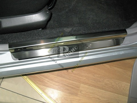 Накладки на пороги "Premium" Subaru Forester II (SG) 2002-2008 (2 шт.), пластик) — Захисні накладки на пороги