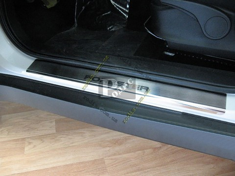 Накладки на пороги "Premium" Subaru Forester III (SH) 2008-2012 (4 шт., метал + пластик) — Захисні накладки на