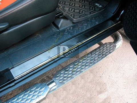 Накладки на пороги "Premium" Toyota FJ Cruiser 2006- (2 шт.), метал) — Захисні накладки на пороги Тойота ФДЖ