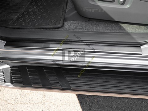 Накладки на пороги "Premium" Toyota Land Cruiser 120 2002-2009 (4 шт.) — Захисні накладки на пороги