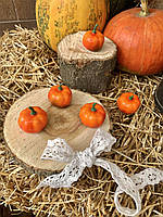 Декоративний гарбуз жовтогарячий із зеленим відтінком 3.5 см (1 шт)