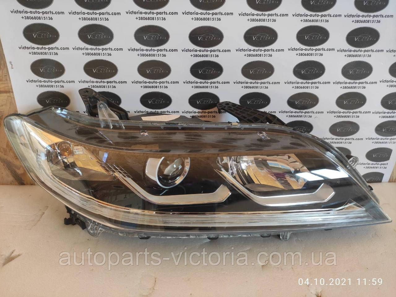 Фара права 33100-T3L-A61 Honda Accord USA 17-19 БУ