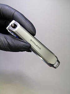 Кніпсер для нігтів з матовою ручкою й пилкою BEAUTY & CARE 51 (великий)