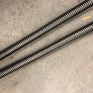 Стрижень (шпилька) DIN 976 з трапецієподібною різьбою Тг16х4х1000