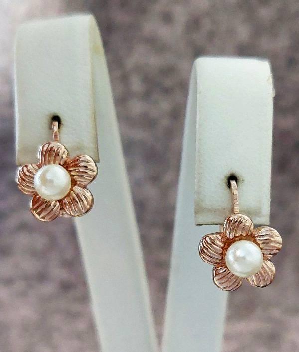 Сережки булатні з фіанітами та перлами (англійська застібка) Довжина сережки 2,5 см Ширина 10 мм.