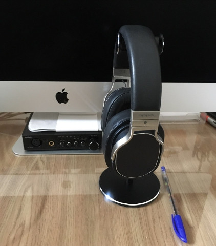 Підставка для навушників HS02 метал настільна універсальна Підставка для навушників HS02 метал настільна універсальна