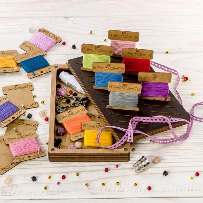 Скринька для рукоділля + 22 бобінки   FLZB(N)-055