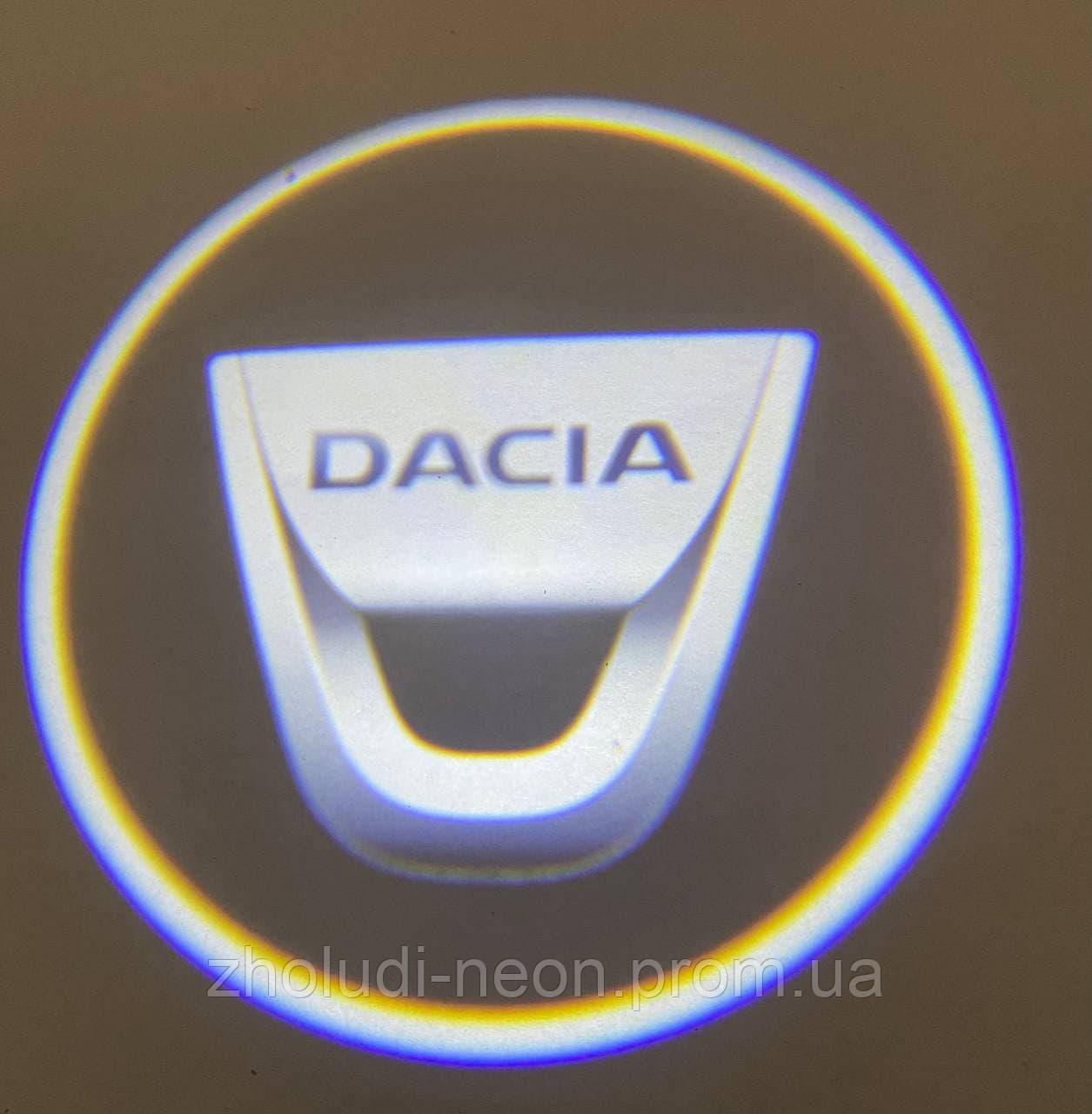 Логод на батарейках DACIA. Бездротове лого дверцята — Данія. Lazer door logo., фото 1
