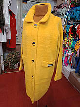 Жіноче пальто з вовни альпака жовте