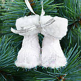 Новорічна підвіска Yes! Fun “Чобітки", біла, h-5 см, фото 2