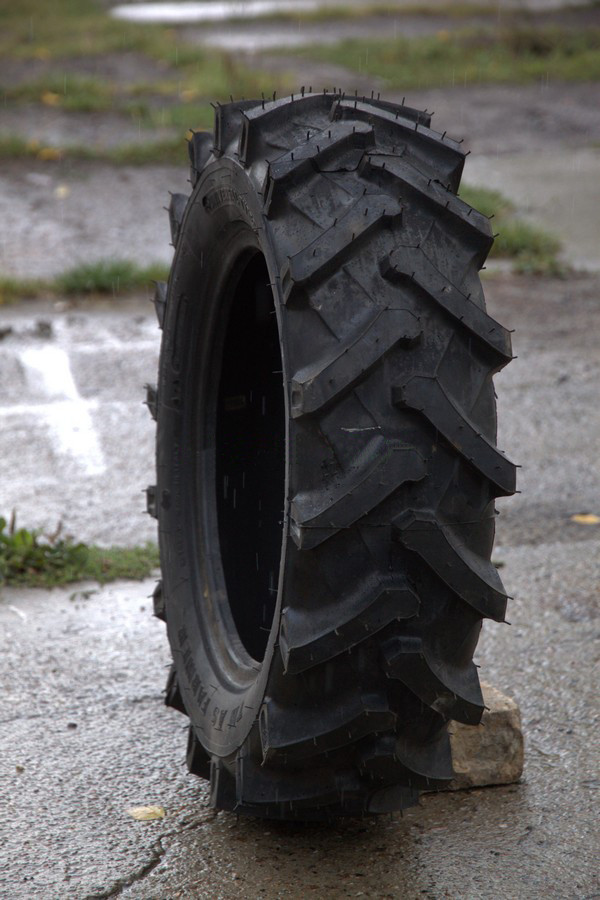 Сельскохозяйственные всесезонные с/г шины 6.50/80 r14 as farmer елочка для тракторов, мотоблока - фото 1 - id-p1250891056