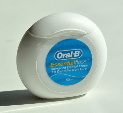 Зубна нитка ORAL_B Essential Floss м'яка пам'ятна 50м