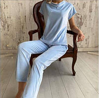 Жіноча велюрова піжама-двійка з футболкою і штанами