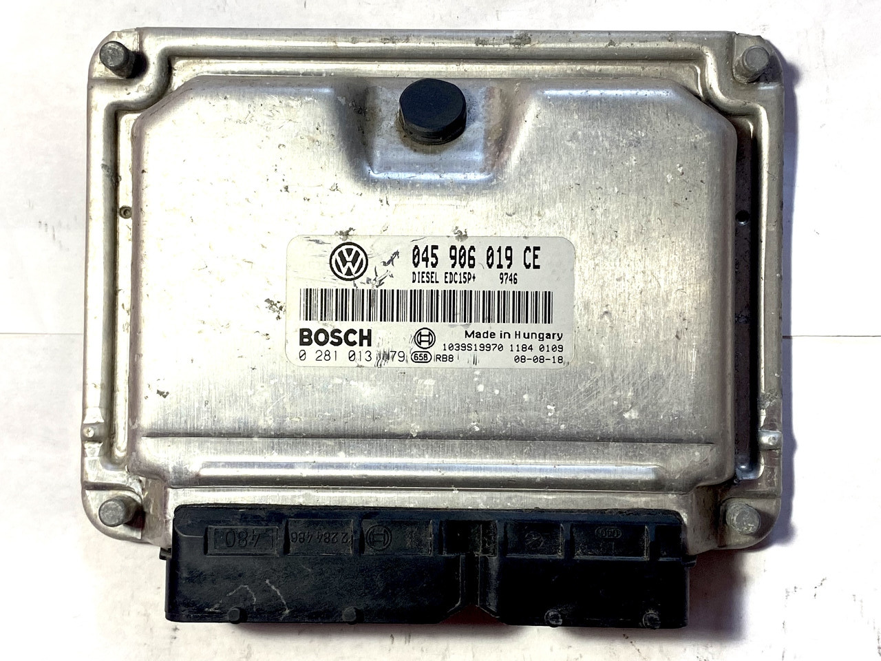 Електронний блок керування 045906019CE diesel 045 906 019 CE Bosch 0281013179