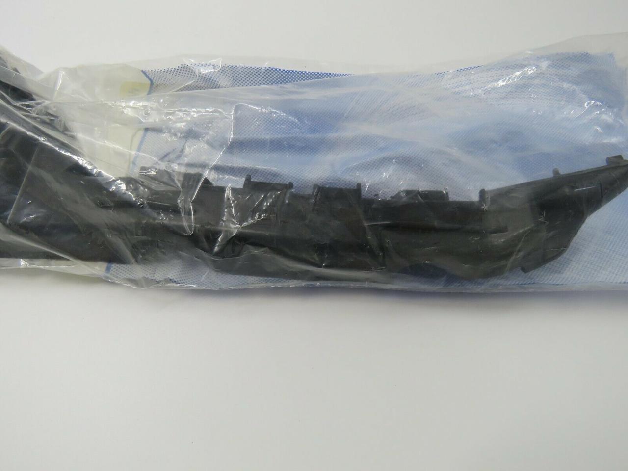 Напрямна переднього бампера права GM 84059893 Chevrolet Equinox