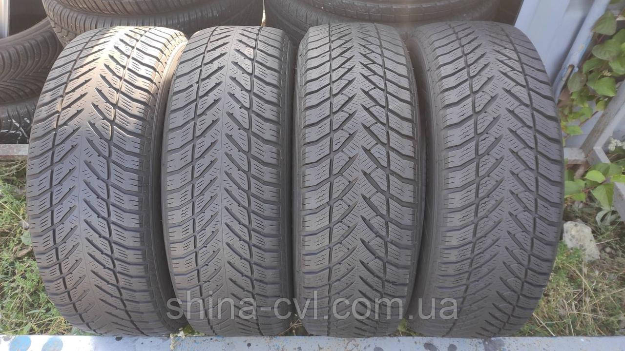 Зимові шини 225/65 R17 102H GOODYEAR ULTRAGRIP SUV 4×4