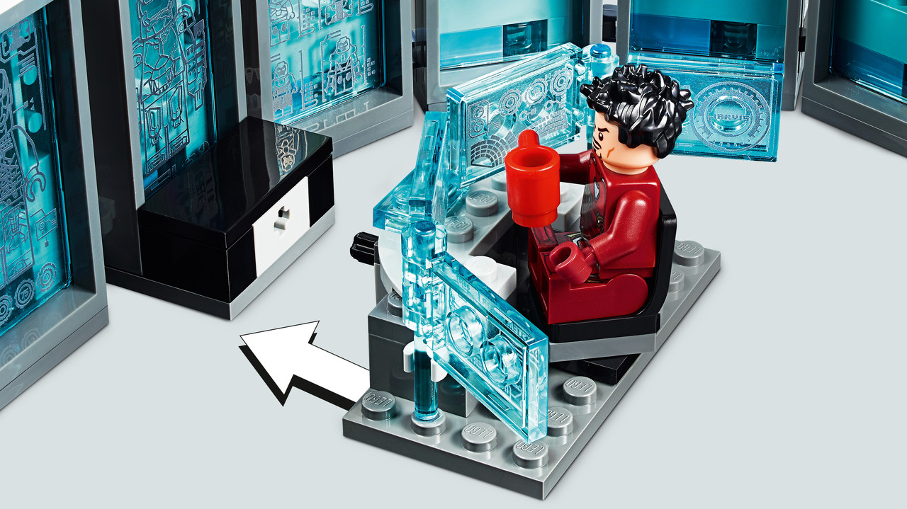 Avengers hall of armors lego 2025