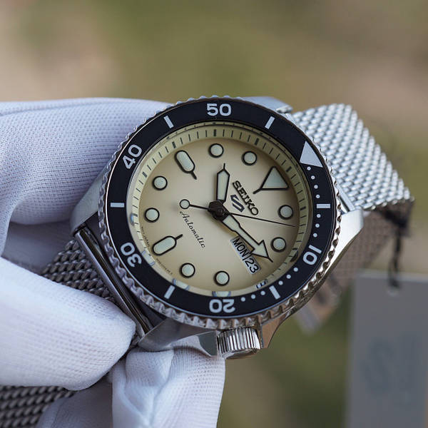 Seiko 5 Suits SRPD67 Automatic