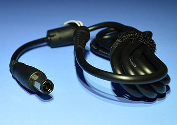 Штекер живлeння 7,4/5,0 прямий восьмикутний зі штирьком з проводом 19.5V/4.62A KOM0265