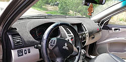 Накидка на панель приладів MITSUBISHI L-200 Pickup  2005-2015 Чохол/накидка на торпеду авто Мітсубісі Л-200  Пікап