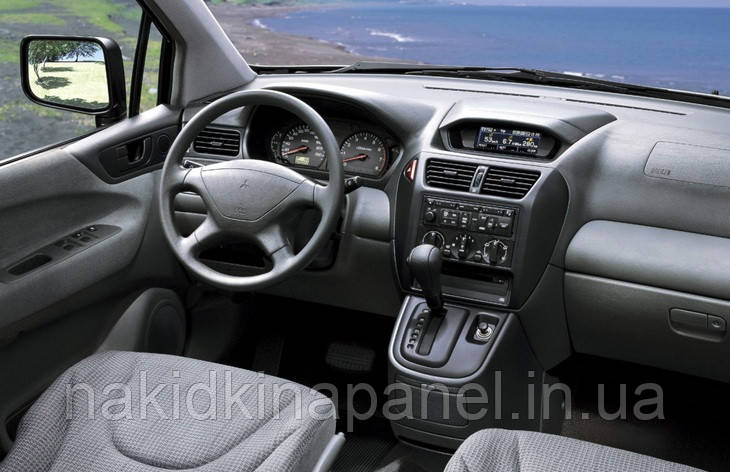 Накидка на панель приладів MITSUBISHI Space Wagon (3 пок., UG, с бардачком) 1997-2003