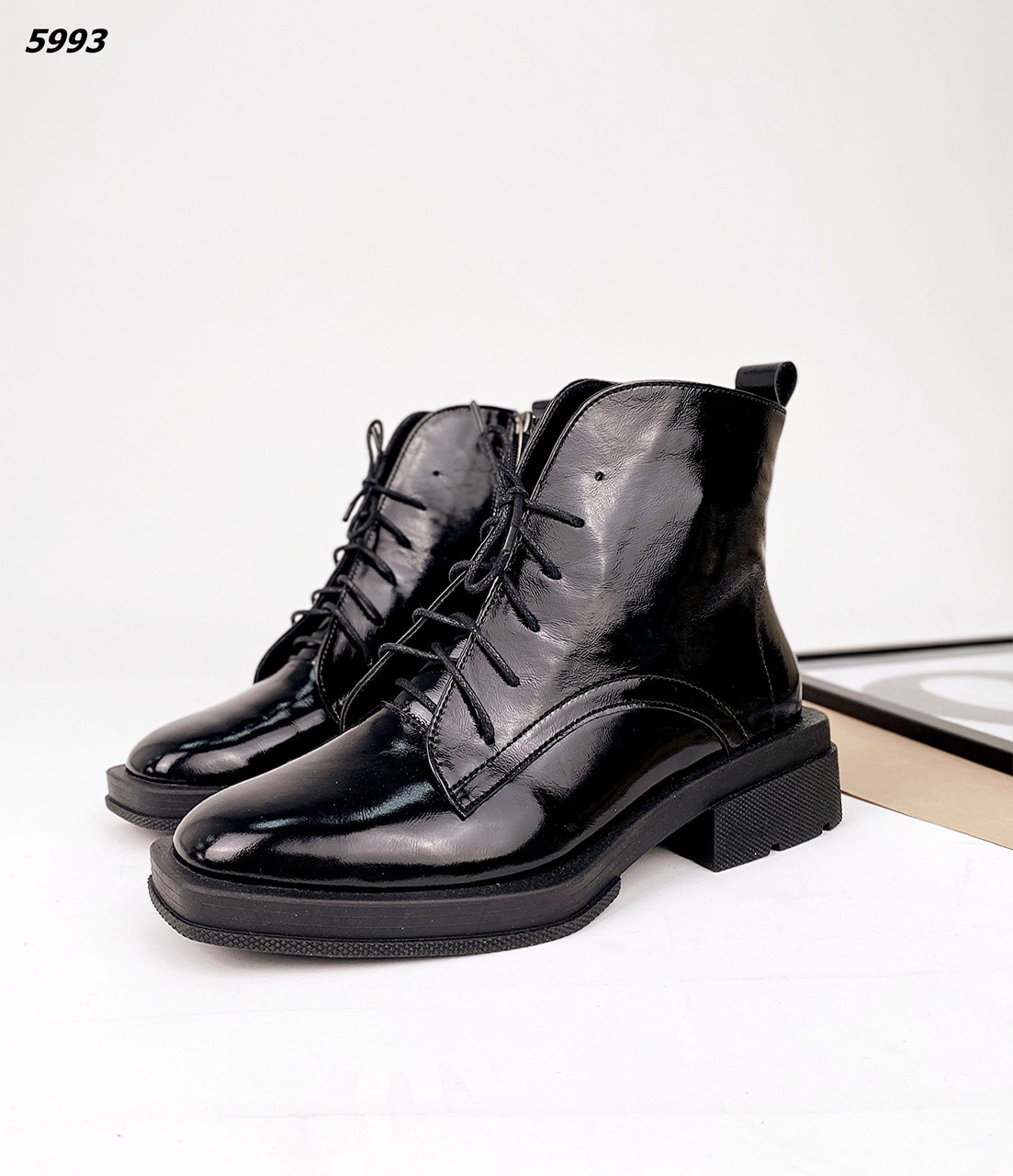 Женские кожаные лаковые демисезонные ботинки на низком ходу 36-41 р чёрный