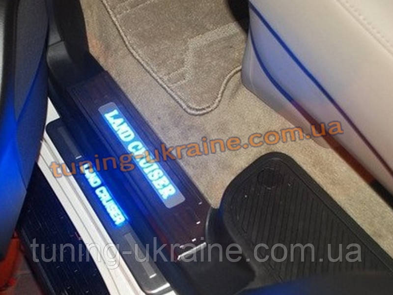 Накладки на пороги с подсветкой для Toyota Land Cruiser FJ200 - фото 1 - id-p229749735