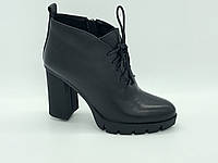 Шкіряні чорні черевички на підборах. Ботильйони. Маленькі розміри (33).