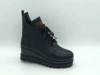 Зимові черевики на товстій підошві. Erisses. Маленькі (33) розміри.