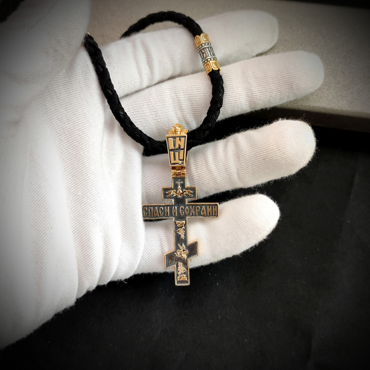 Серебряный крестик и шнурок со вставками из серебра 925 пробы с позолотой и чернением 846/4п+Кр0177п - фото 2 - id-p1492953768