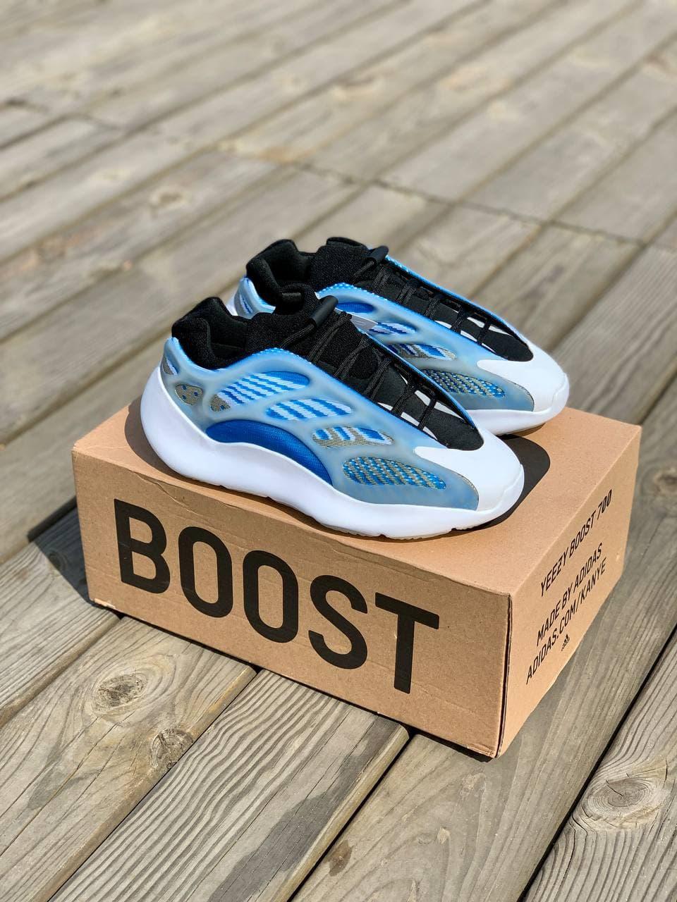 Кросівки чоловічі сині Adidas Yeezy Boost 700 v3 (04699)