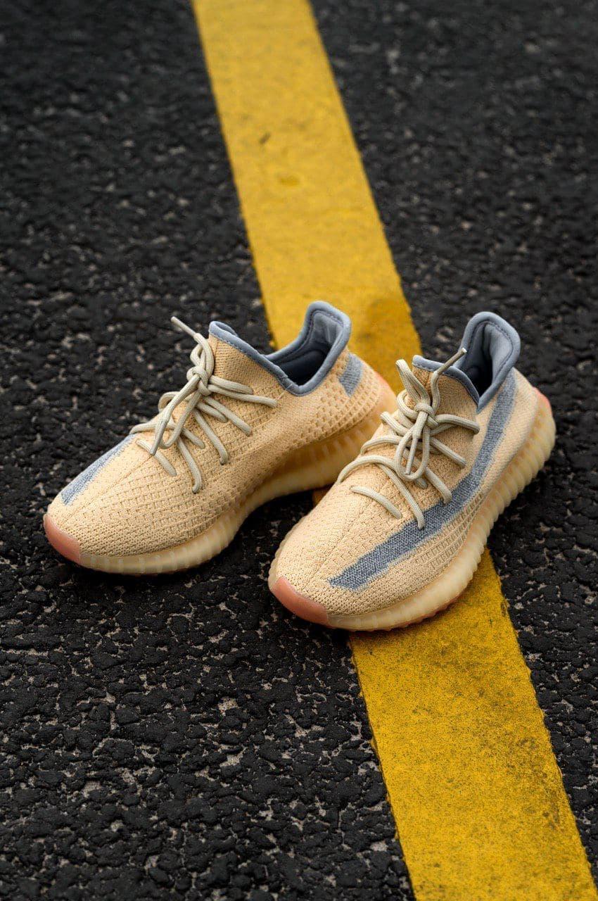 Кросівки чоловічі жовті Adidas Yeezy Boost 350 V2 (00601)