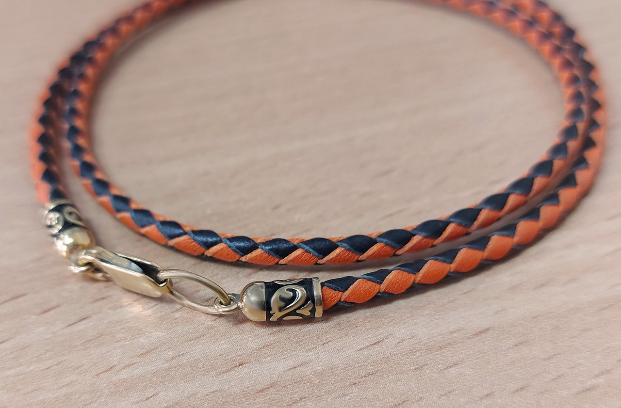 Шнур двокольоровий шкіряний плетений з срібними кінцевиками і замком, плетений візерунок